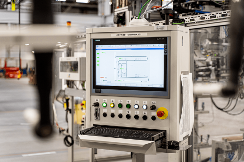 【应用方案】安全导航能手safePGV 定位系统，为 AGV 解决方案增添助力