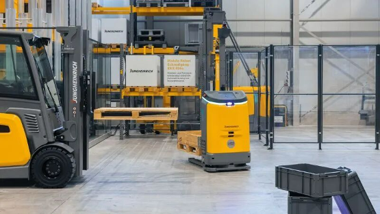 【应用方案】仓储物流自动化新实践：ifm O3R平台与安全控制器赋能永恒力自主移动机器人