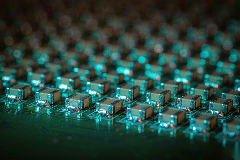 一块板子卖到 11.7 万美元：AI 服务器正在重写 PCB 这条老产业链